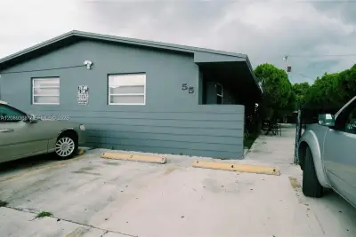55 W 9th St #1, Hialeah: photo 1 of 11