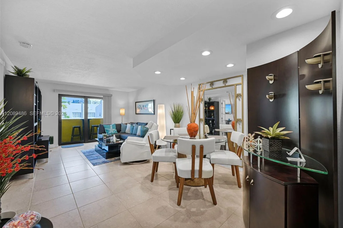 1334 Collins Ave #403, Miami Beach: photo 1 of 33