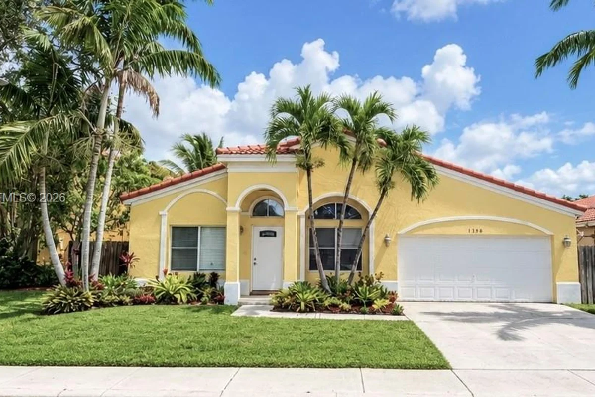 1738 SW 108th Way, Davie: photo 1 of 17