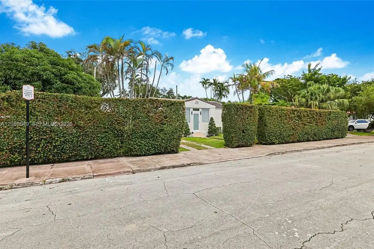 47 Fonseca Ave, Coral Gables: photo 1 of 19