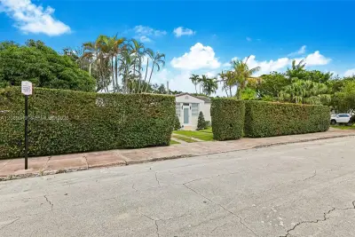 47 Fonseca Ave, Coral Gables: photo 1 of 19