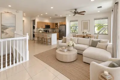 2312 NE 2nd St, Pompano Beach: photo 1 of 38