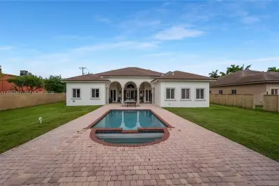 4025 SW 128th Ave, Miami: photo 1 of 93