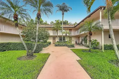 8740 Azalea Ct #102, Tamarac: photo 1 of 31