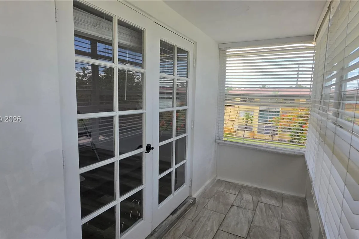 20201 NE 29th Ct #D336, Aventura: photo 1 of 12