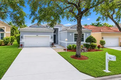 6841 NW 81st Ct, Parkland: photo 1 of 39