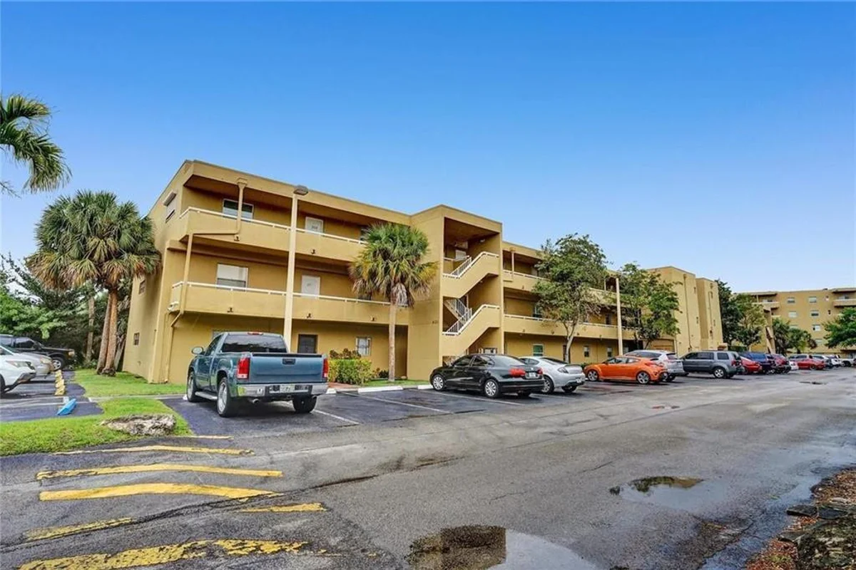 4131 Stirling #305, Dania Beach: photo 1 of 13