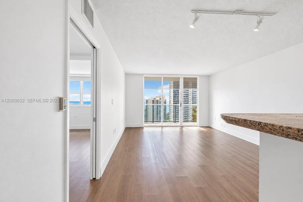 1155 Brickell Bay Dr #2905, Miami: photo 1 of 15