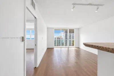 1155 Brickell Bay Dr #2905, Miami: photo 1 of 15