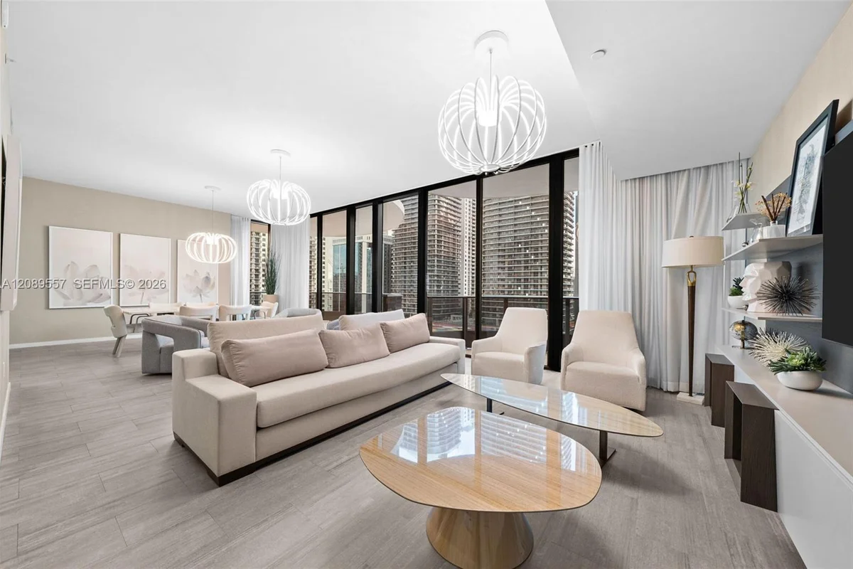 1000 Brickell Plz #TH1812, Miami: photo 1 of 50