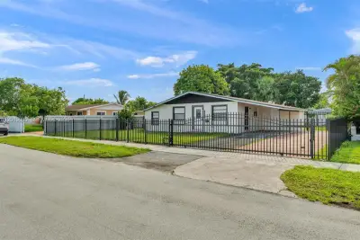 20060 NW 14th Ct, Miami Gardens: photo 1 of 40