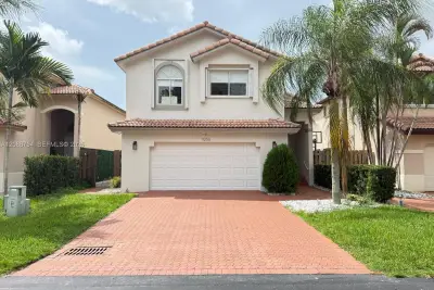 11256 NW 51st Ter, Doral: photo 1 of 26