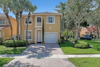 4493 Lake Tahoe Cir, West Palm Beach: photo 1 of 36