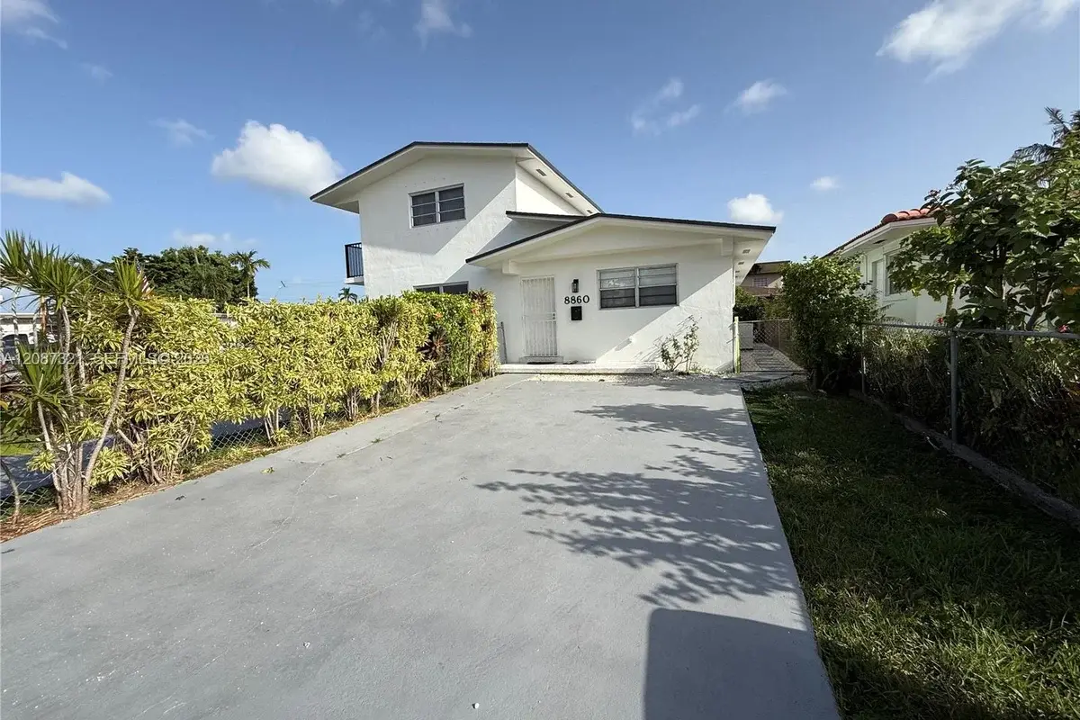 8860 SW 32nd St, Miami: photo 1 of 14