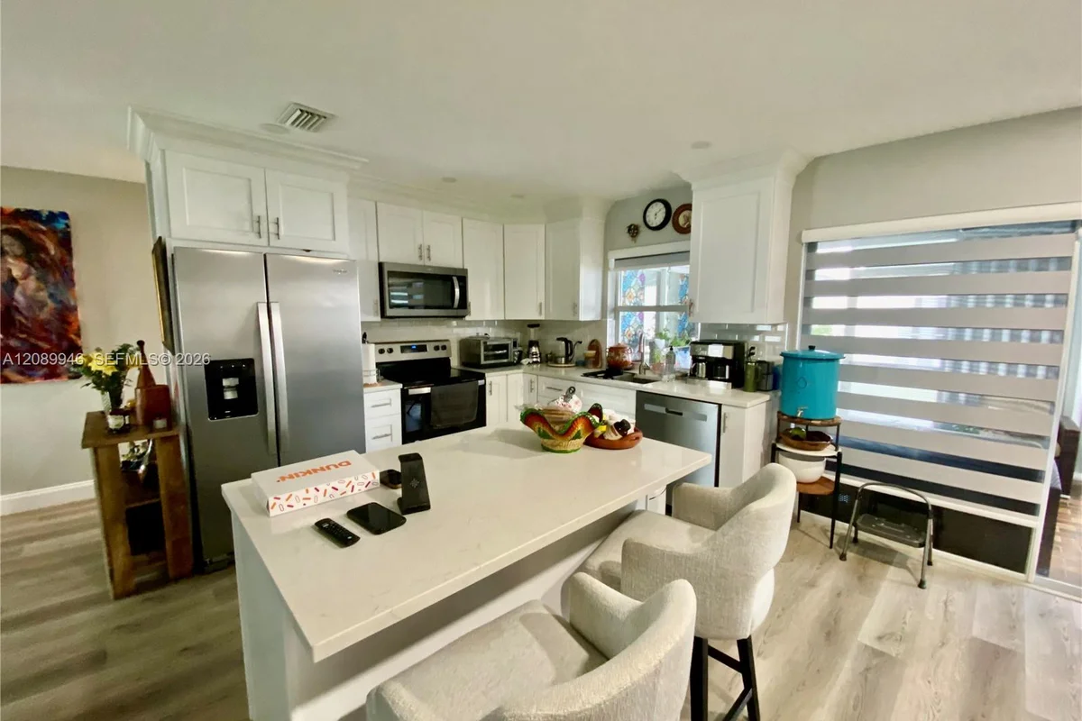 2374 SW 11th Ave, Boynton Beach: photo 1 of 18