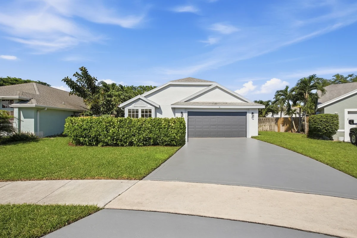 14 Heather Trace Dr, Boynton Beach: photo 1 of 31