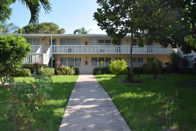 460 Durham P, Deerfield Beach: photo 1 of 52