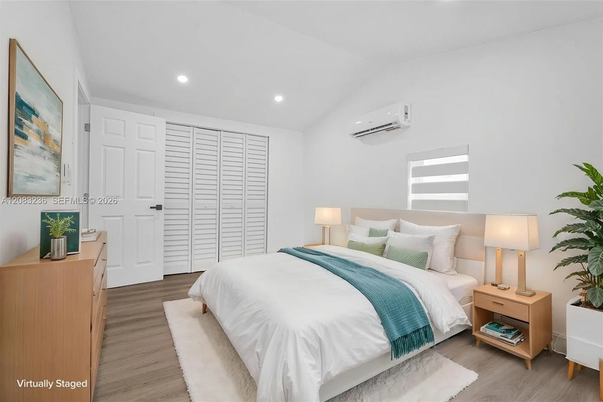 250 NW 45th St #2, Miami: photo 1 of 58
