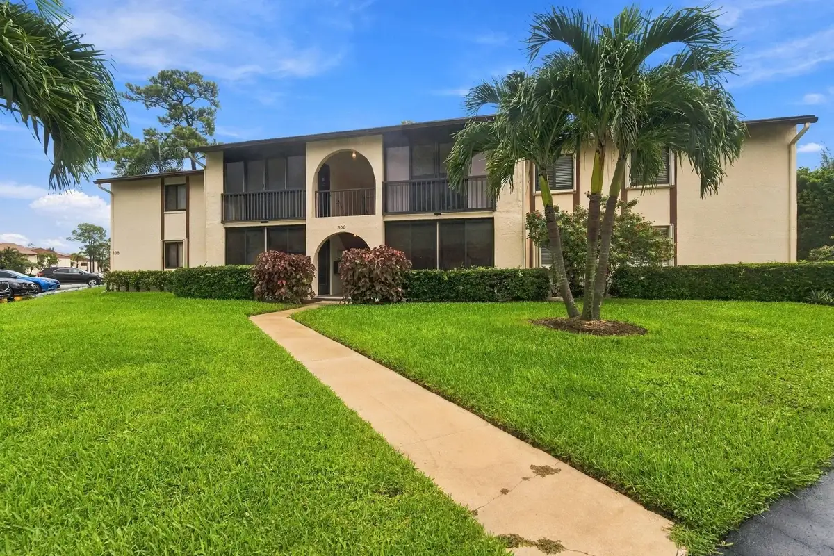 308 Knotty Pine Cir #D-1, Lake Worth: photo 1 of 13