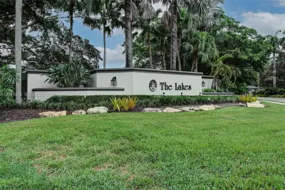 113 W Bayridge Dr, Weston: photo 1 of 44