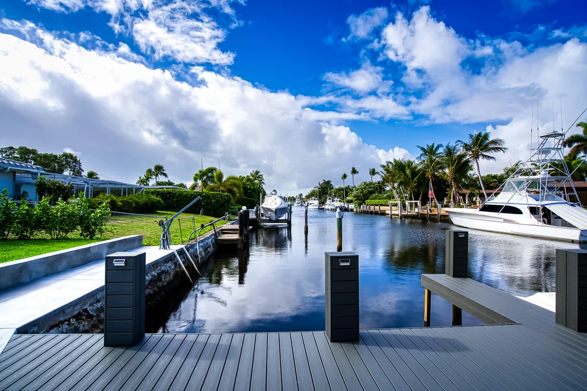 1250 SE 10th St, Deerfield Beach: photo 1 of 77