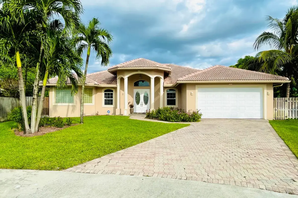 13620 Folkestone Ct W, Wellington: photo 1 of 47