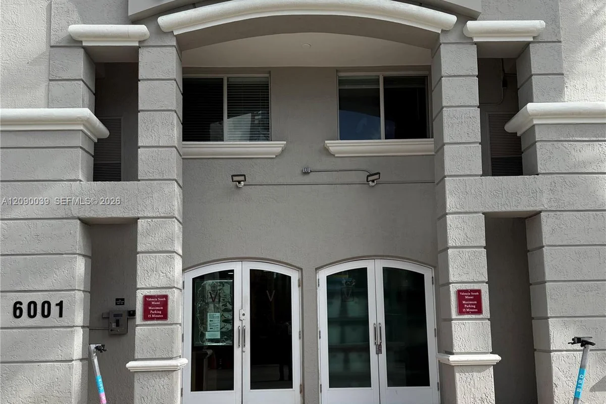 6001 SW 70th St #443, South Miami: photo 1 of 33