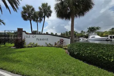 450 Paradise Isle Blvd #109, Hallandale Beach: photo 1 of 43