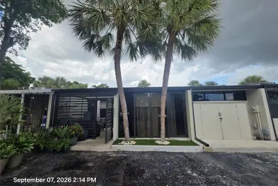 6446 E Miami Lakes Dr E, Miami Lakes: photo 1 of 12