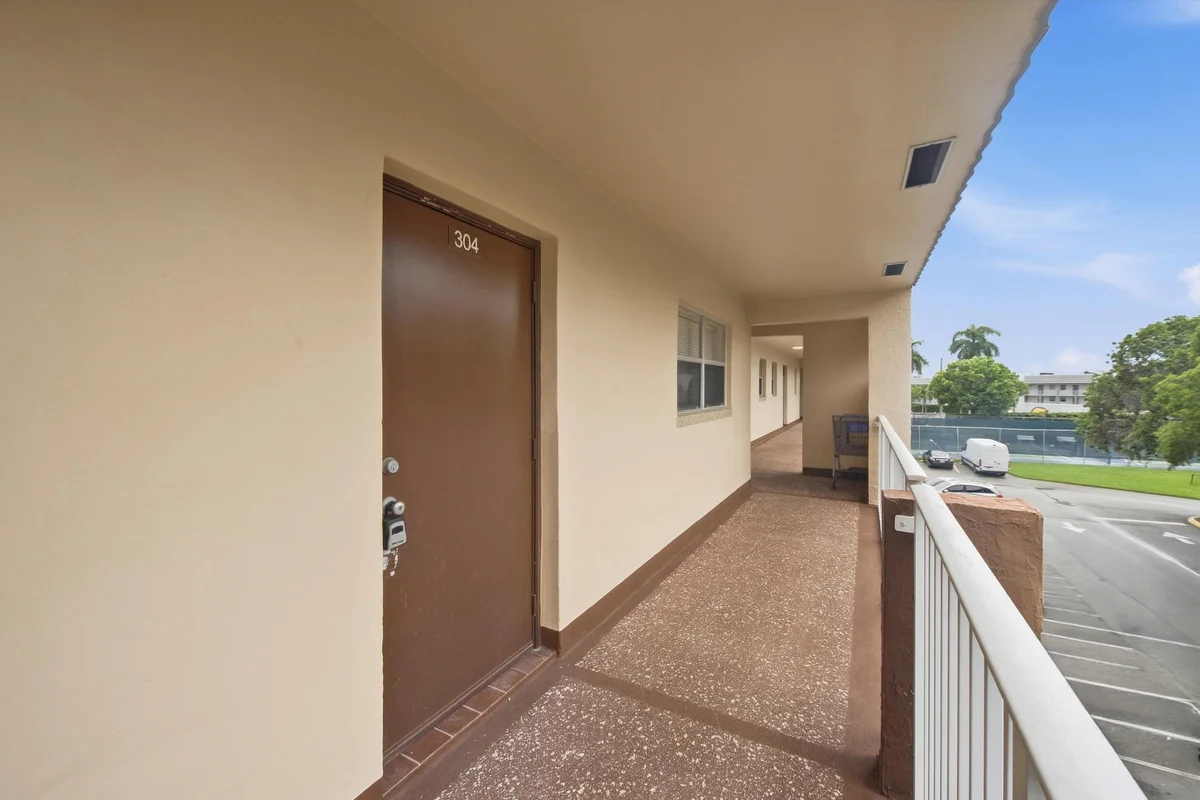 8841 Sunrise Lakes Blvd #304, Sunrise: photo 1 of 28