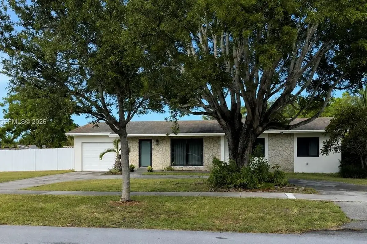 18101 SW 92nd Ave, Palmetto Bay: photo 1 of 16