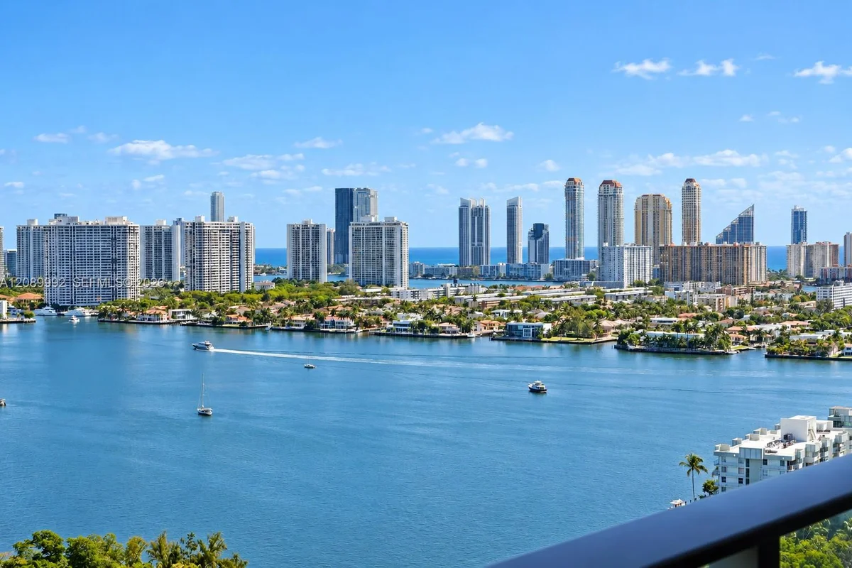 16385 Biscayne Blvd #2502, North Miami Beach: photo 1 of 19