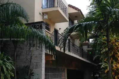 1606 Salzedo St #3, Coral Gables: photo 1 of 13