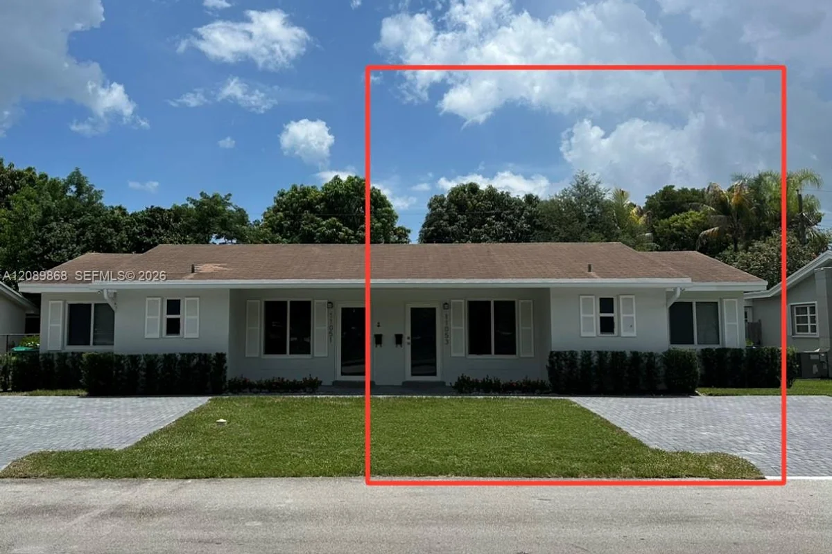 11053 SW 79th Ave, Pinecrest: photo 1 of 10