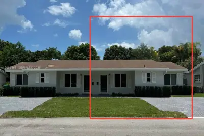 11053 SW 79th Ave, Pinecrest: photo 1 of 10