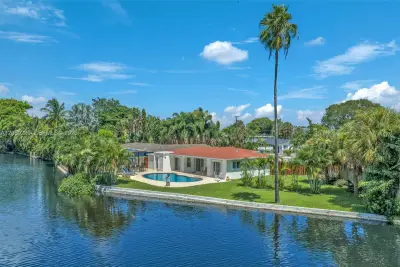 108 NE 30th St, Wilton Manors: photo 1 of 63