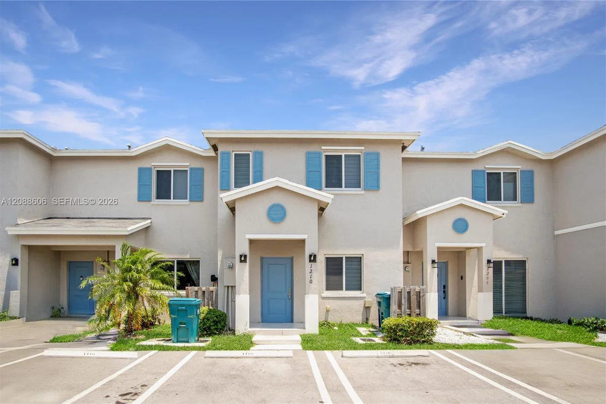 1210 NW 4th Ln, Florida City: photo 1 of 24