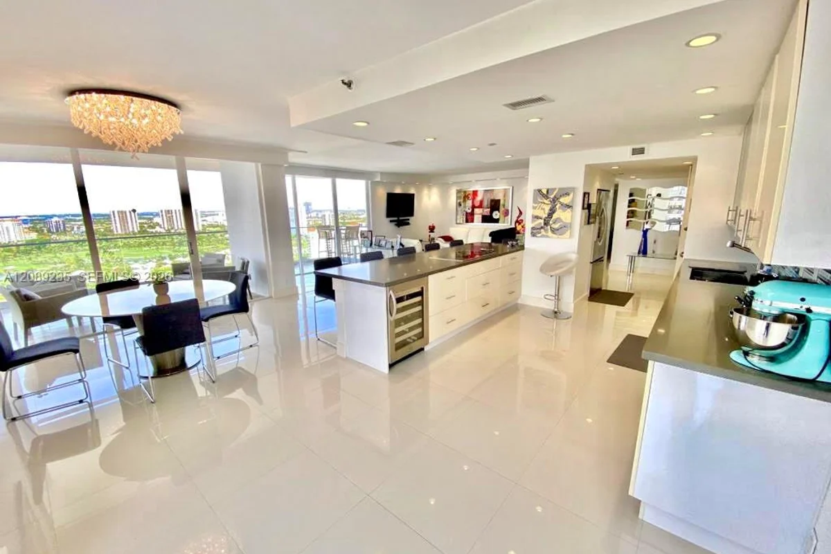 19707 Turnberry Way #27D, Aventura: photo 1 of 53