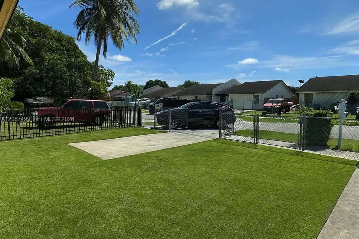3611 NW 194th Ter, Miami Gardens: photo 1 of 12