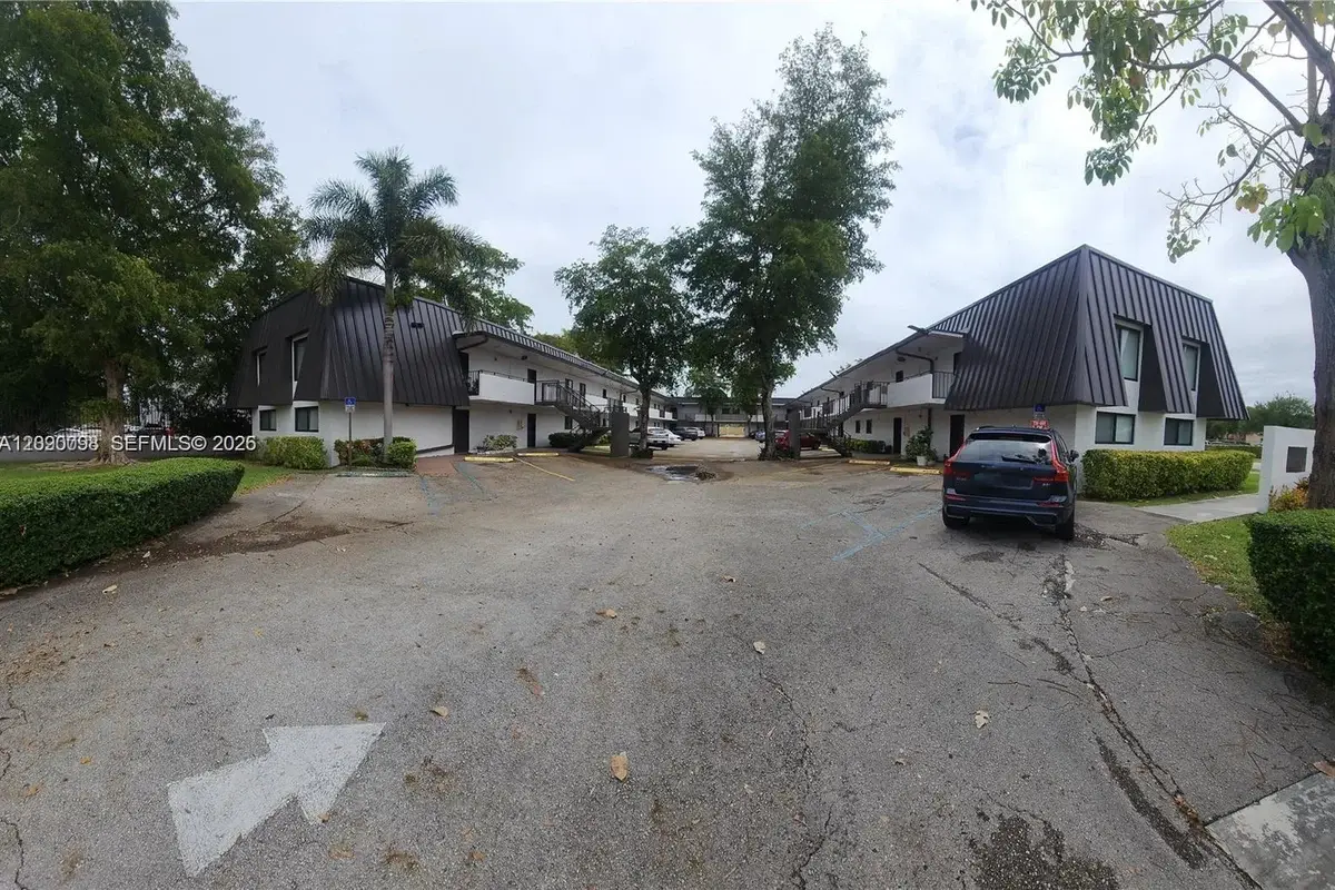19600 SW 110th Ct #112, Cutler Bay: photo 1 of 17