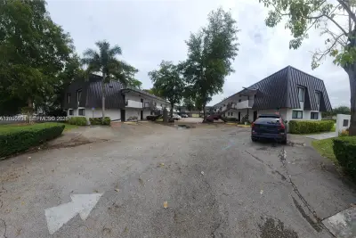 19600 SW 110th Ct #112, Cutler Bay: photo 1 of 17