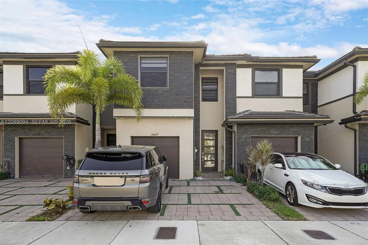 15809 NW 91st Ct, Miami Lakes: photo 1 of 58