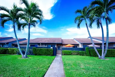 727 Sunny Pine Way #F, West Palm Beach: photo 1 of 38
