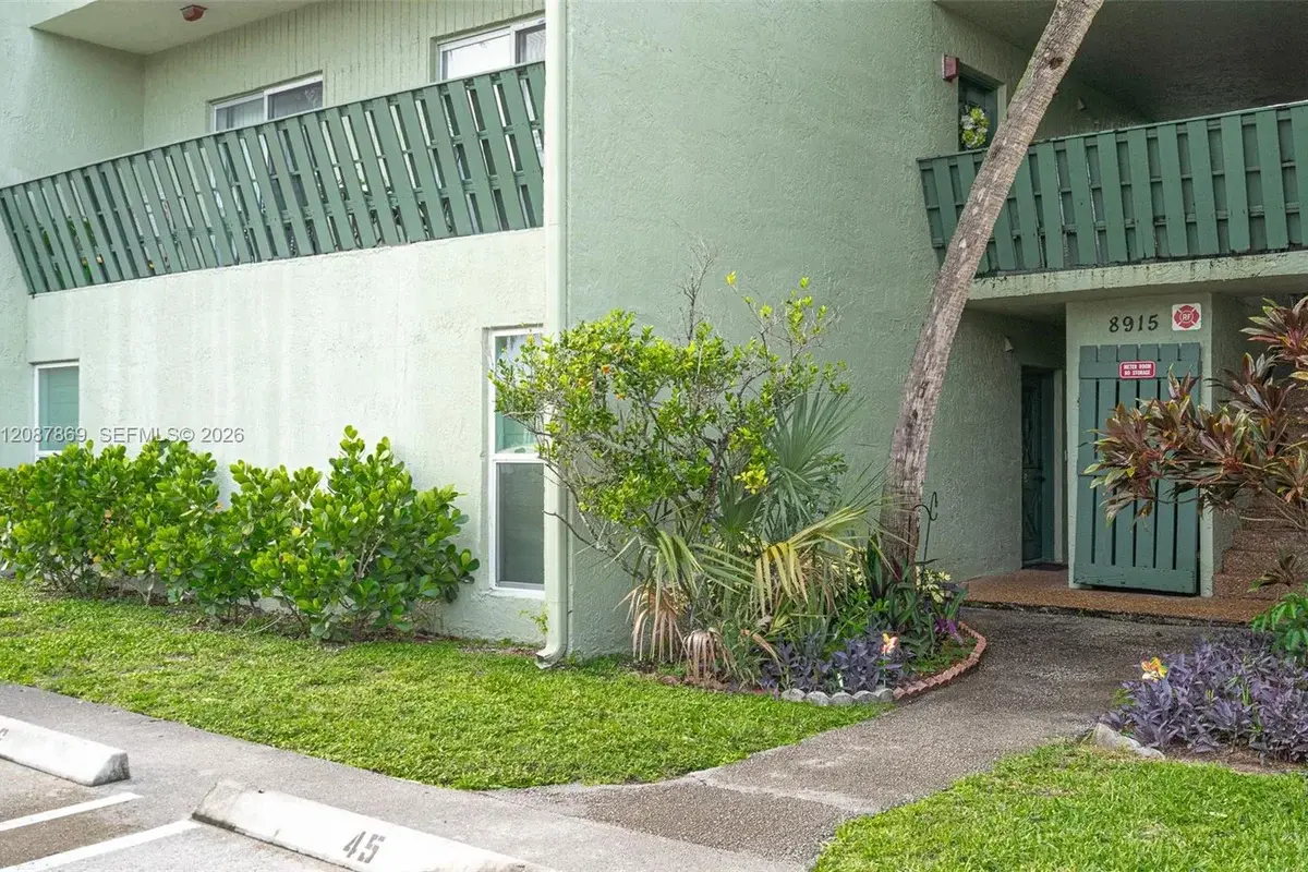 8913 NW 28th Dr #D, Coral Springs: photo 1 of 25