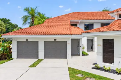 9275 NW 9th Ct, Plantation: photo 1 of 46