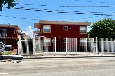1780 SW 6th St #5, Miami: photo 1 of 6