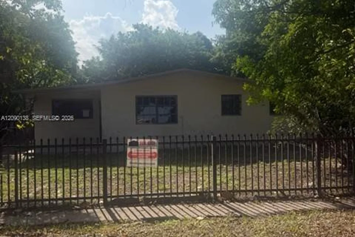 18410 NW 42nd Ave, Miami Gardens: photo 1 of 31
