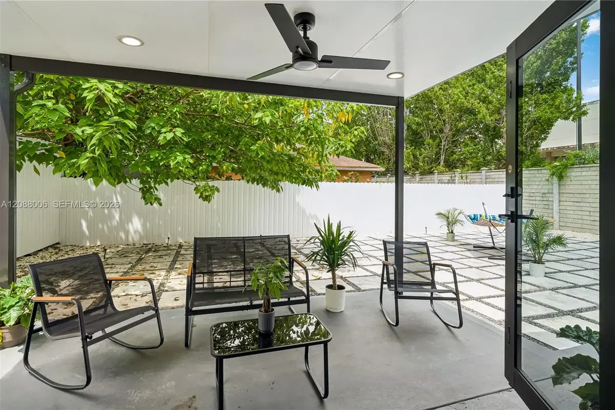3737 Frow Ave, Miami: photo 1 of 49