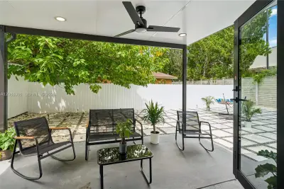 3737 Frow Ave, Miami: photo 1 of 49