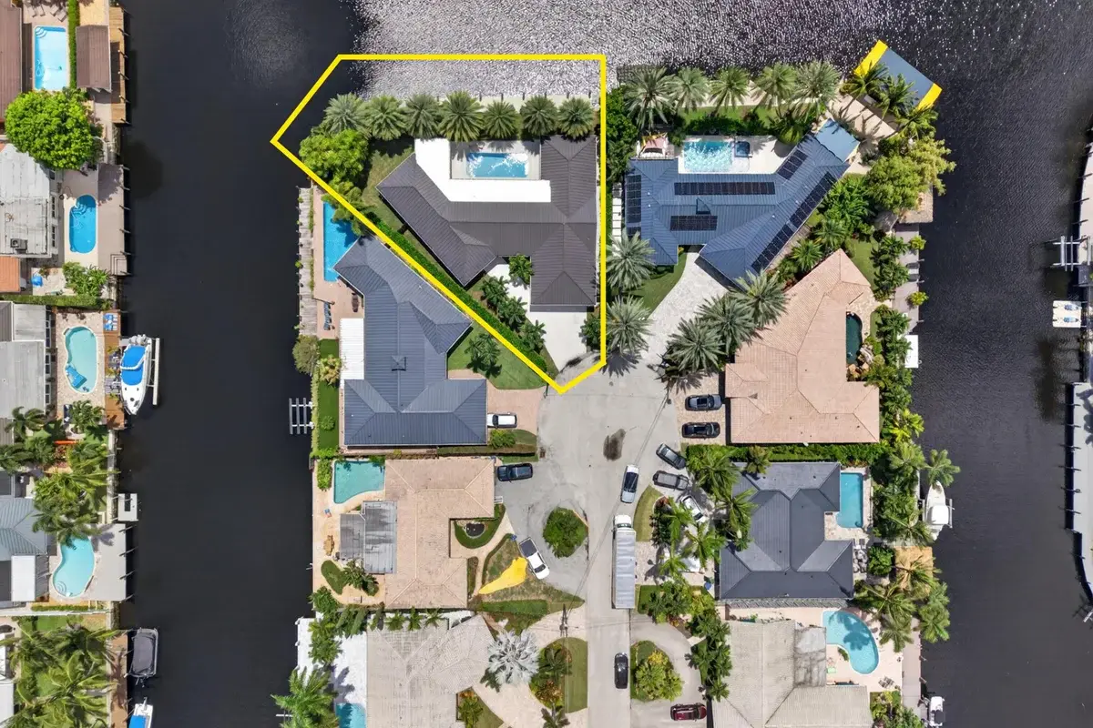 2118 NE 15th Ter, Wilton Manors: photo 1 of 73